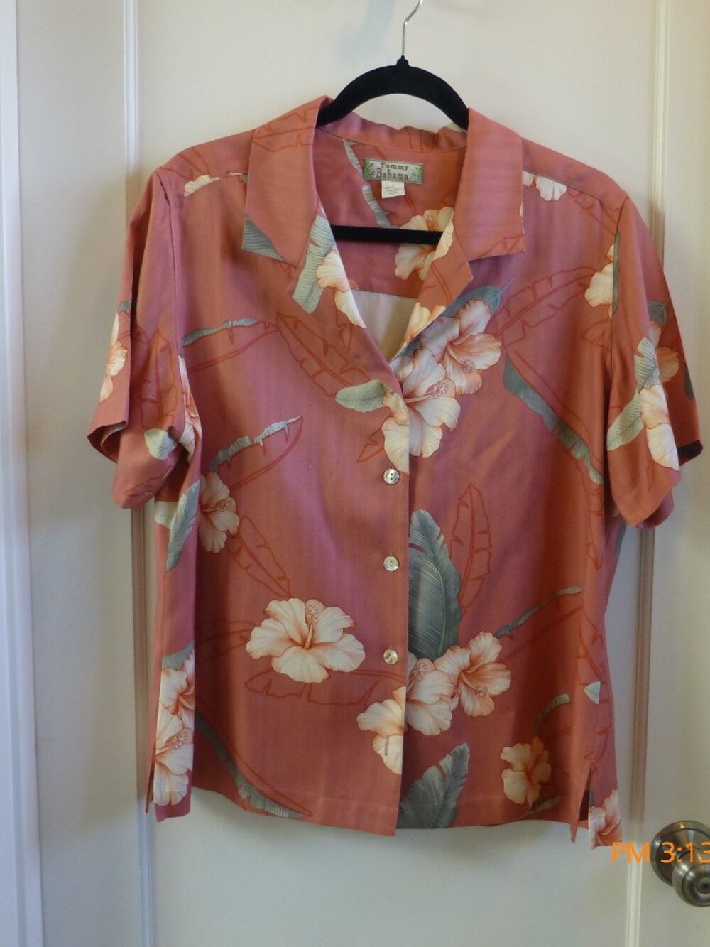 Tommy Bahama Shirt Women's Large Mauve Floral 100% Silk Camp Hawaiian Tropical